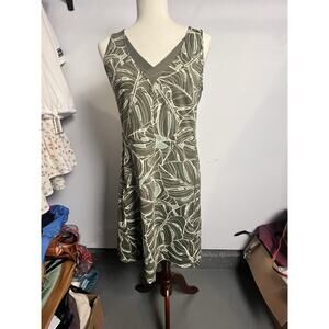 Title Nine Women’s Green Athletic Leaf Print Dress Size Medium EUC With Pockets!